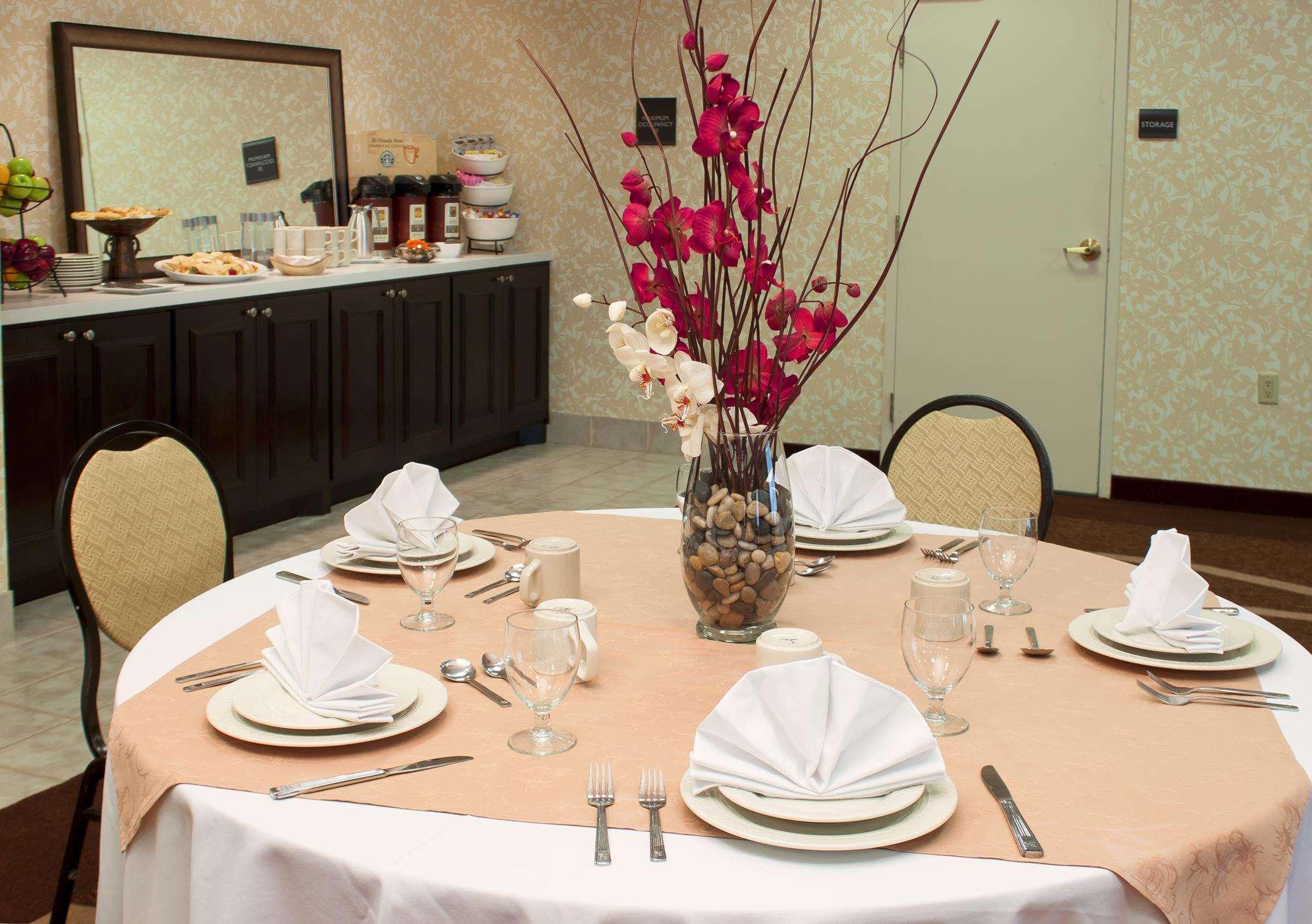 Hilton Garden Worth/fossil Creek 3*