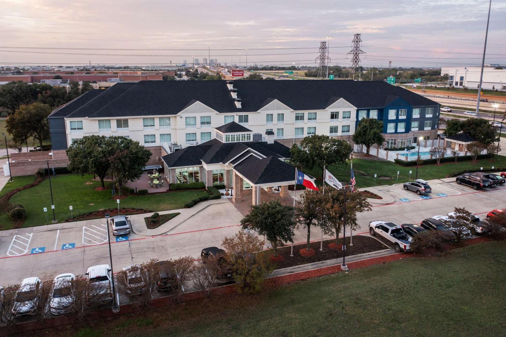 Hilton Garden Worth/fossil Creek 3*
